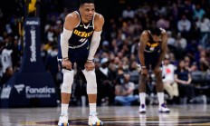 爱游戏体育官网-包含步行者惨败掘金结束季后赛征程的词条