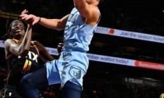 爱游戏官网-灰熊客场击败太阳，复苏势头的简单介绍