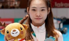 泰国击剑选手突破自我夺得银牌