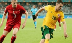 爱游戏-精彩摩擦：球员间的火花四溅的简单介绍