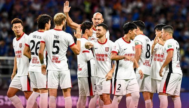 联赛激烈角逐,劲敌相继败下阵来 联赛激烈角逐,劲敌相继败下阵来