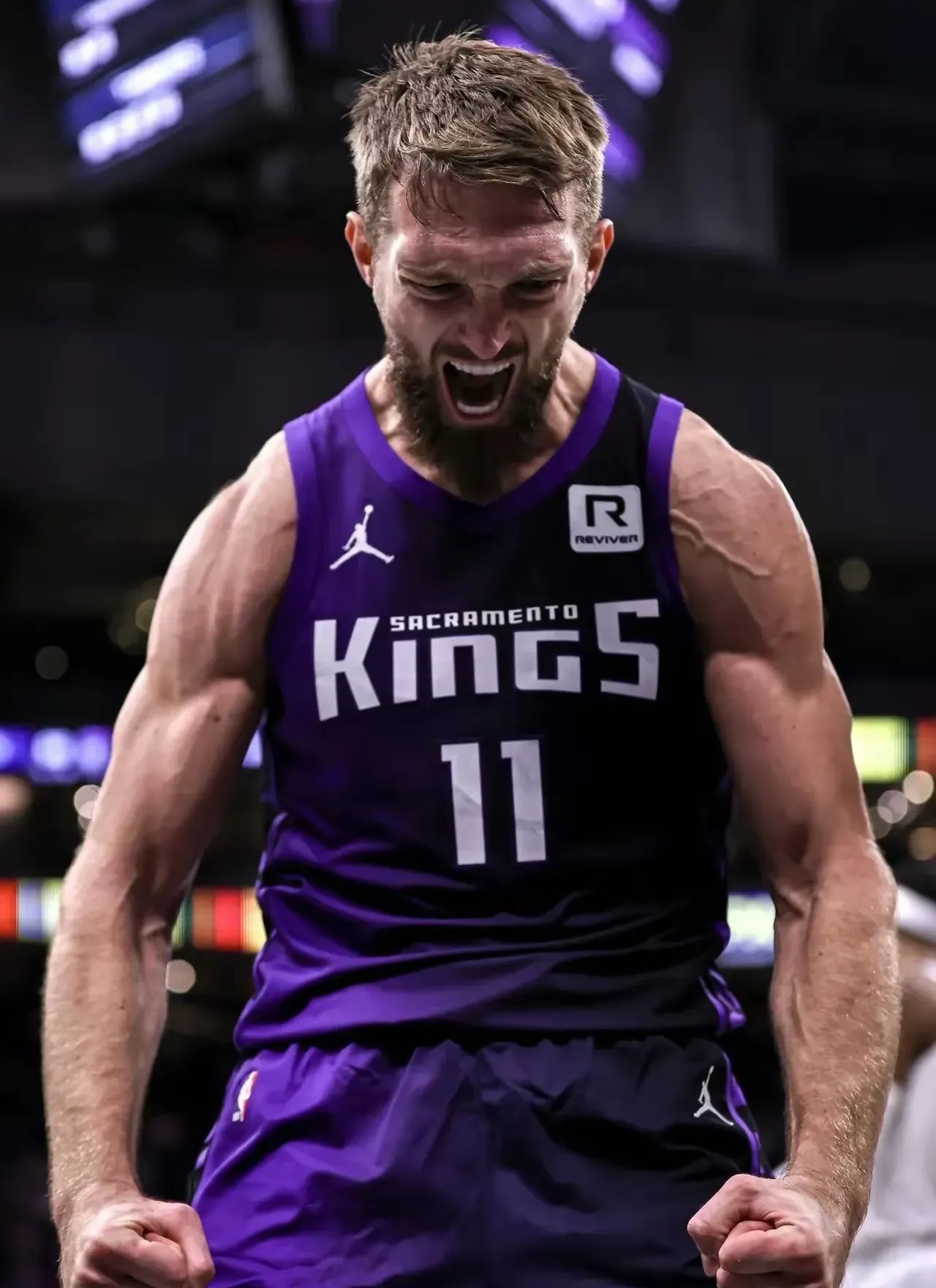 巴里-布朗砍下全场最高27分，带领球队取得连胜的简单介绍