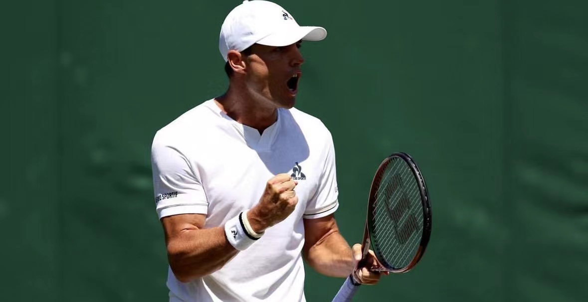 包含澳洲运动员身姿优美，实力强劲！的词条