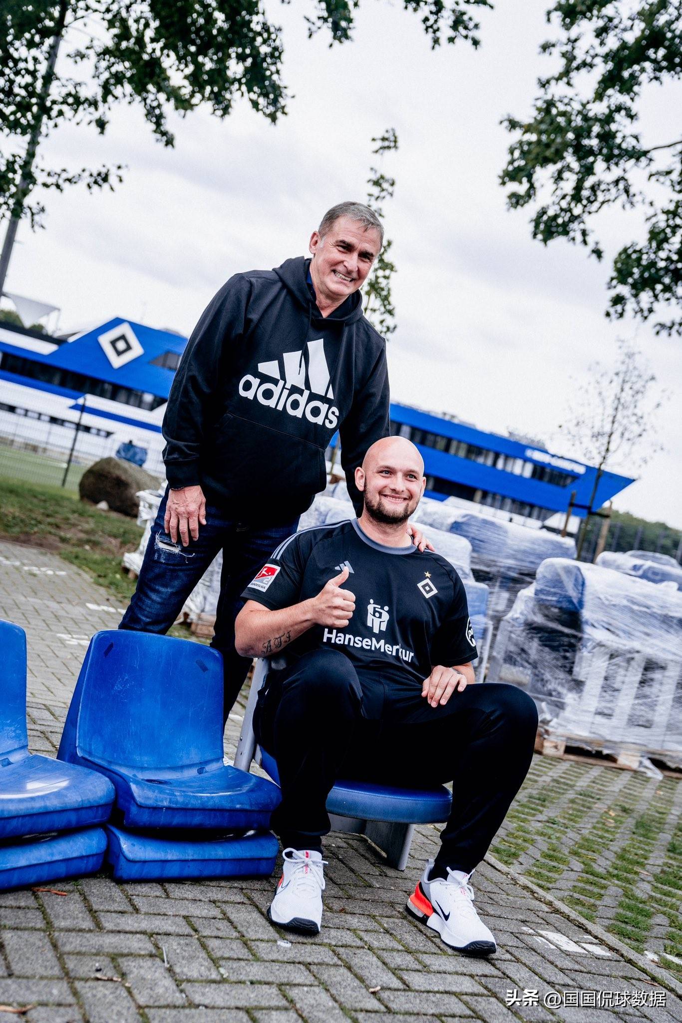 汉诺威96球员击败对手,展现实力 汉诺威96球员击败对手,展现实力