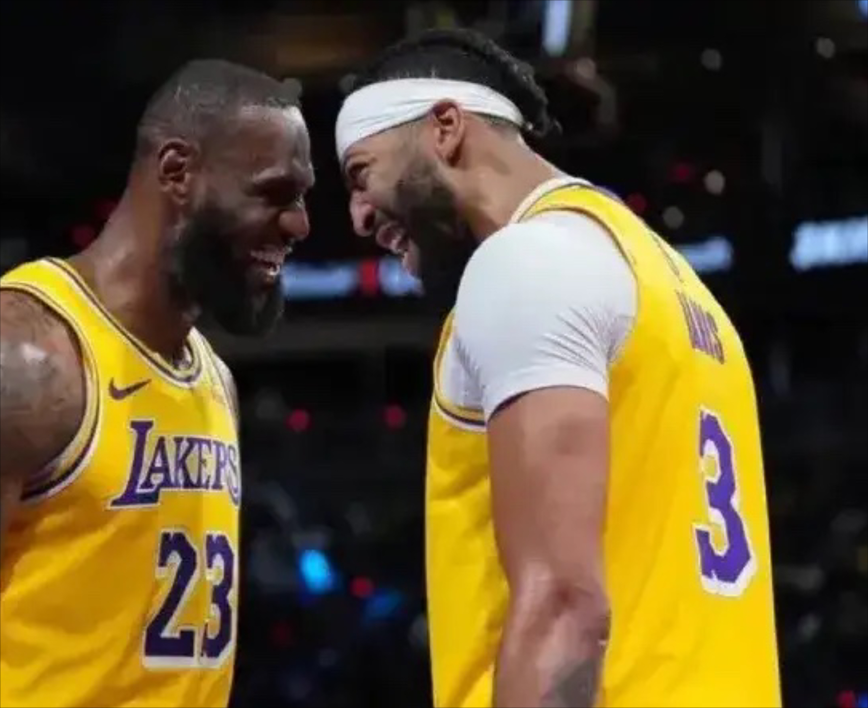 湖人遭遇溃败,不敌雷霆 湖人遭遇溃败,不敌雷霆