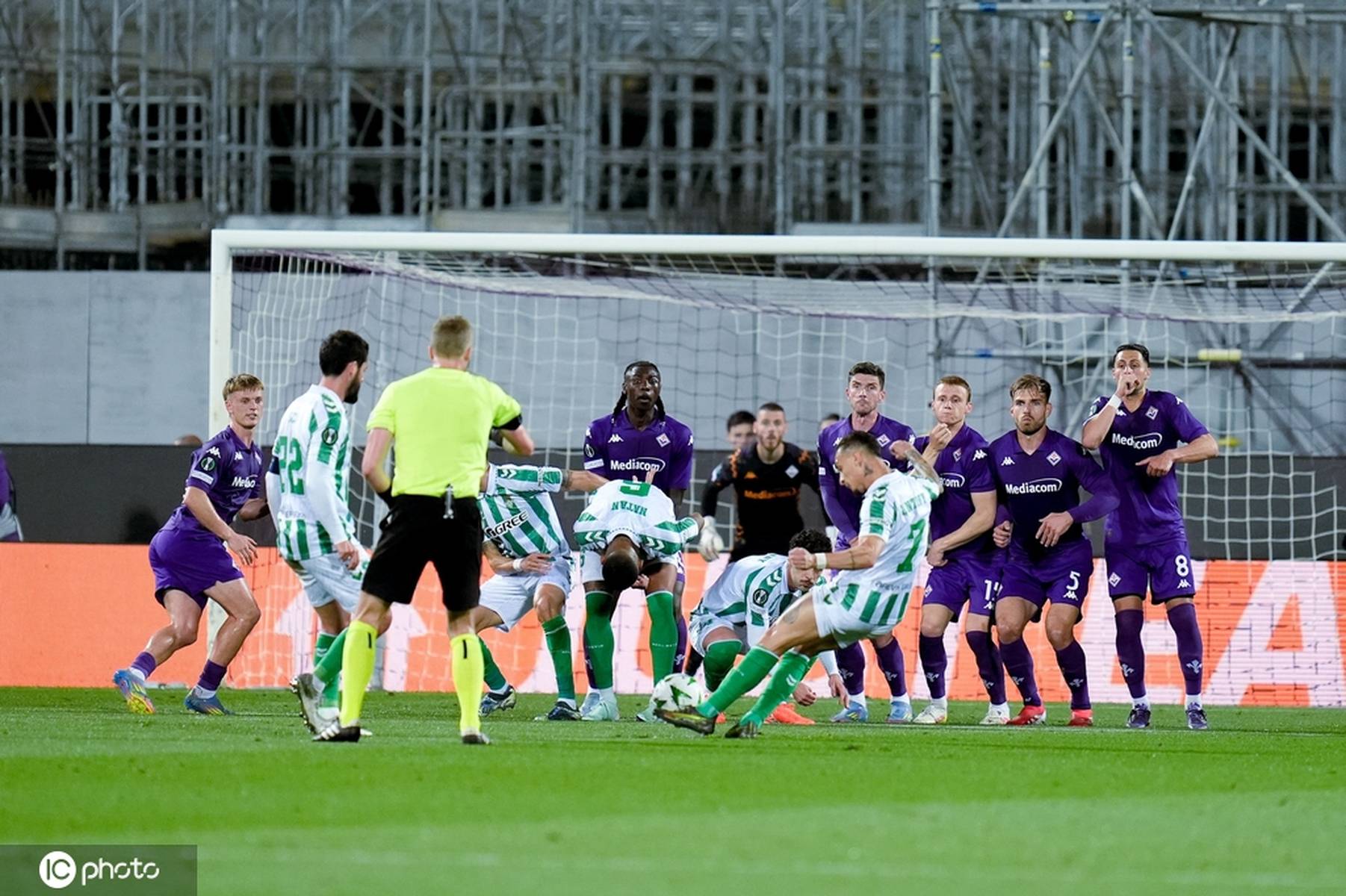 贝蒂斯豪取关键三分,靠前晋级的简单介绍 贝蒂斯豪取关键三分,靠前晋级的简单介绍