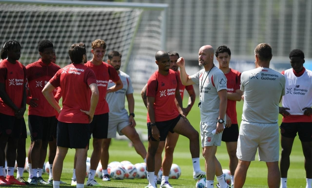 足球职业比赛频繁上演，球队实力强弱对比