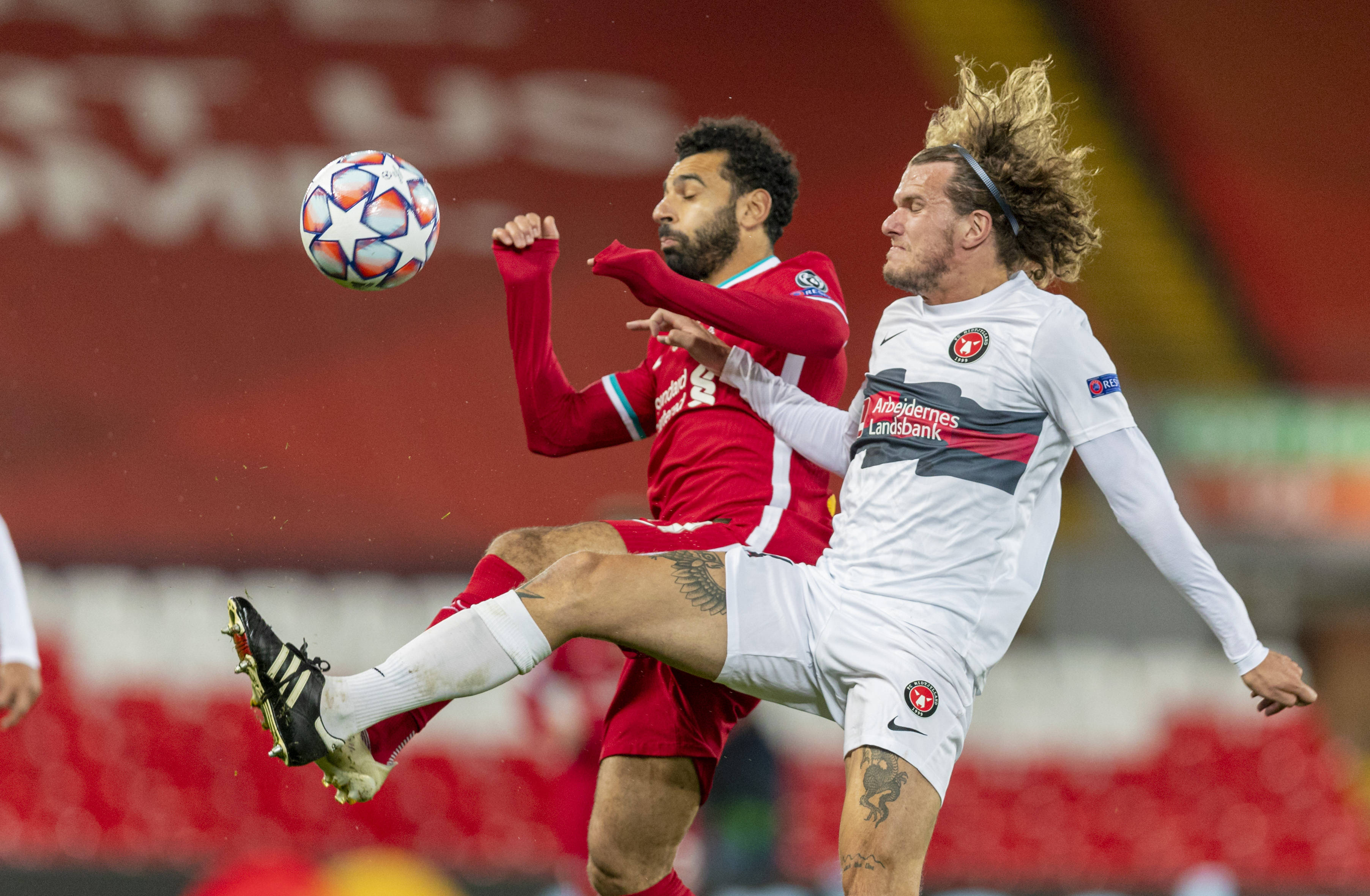 欧洲顶级球队交锋烽火重燃 欧洲顶级球队交锋烽火重燃