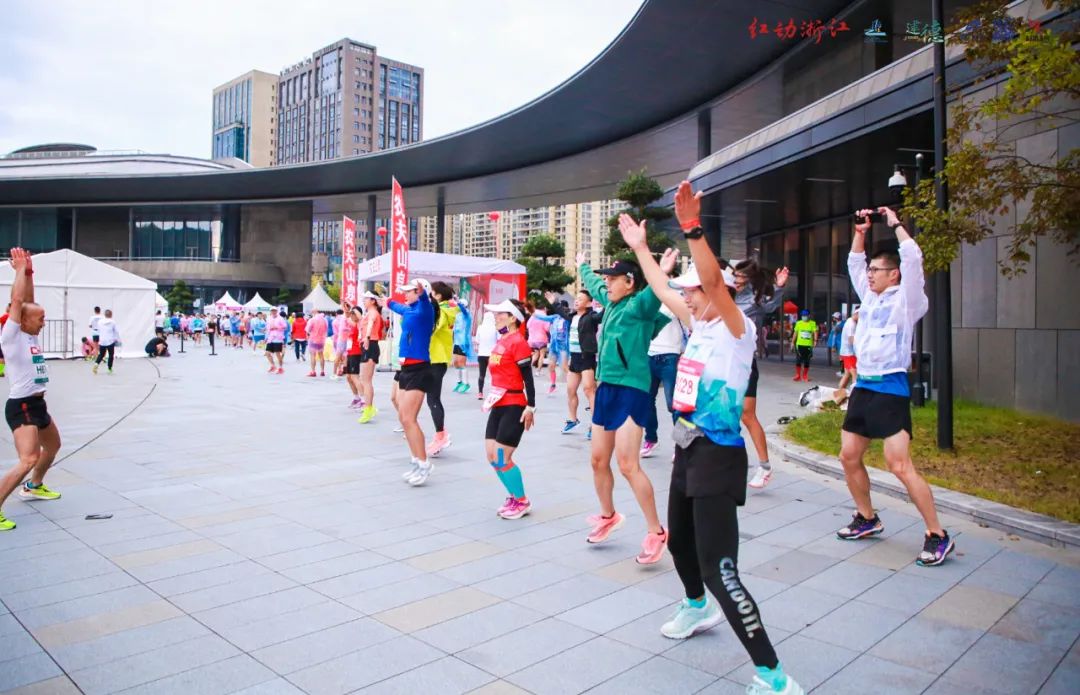 直击现场：跑步赛场汇聚热闹，激情澎湃的简单介绍