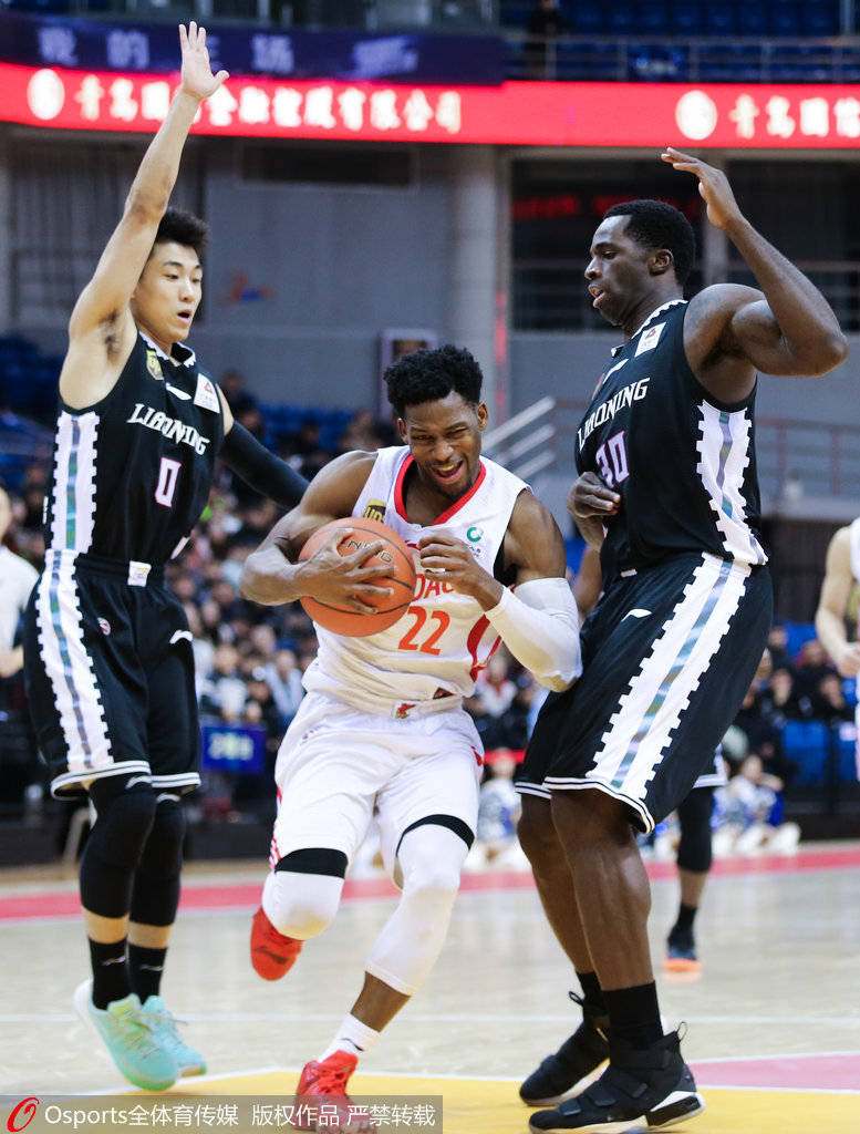 汉堡队成功反超对手，豪取连胜